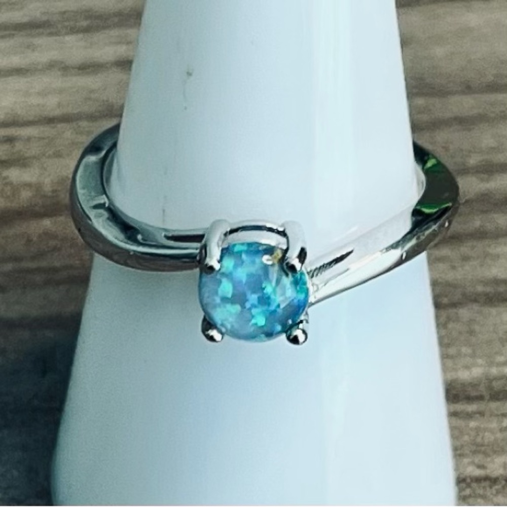Sterling Silver Blue Opal Solitaire Ring stamped 925